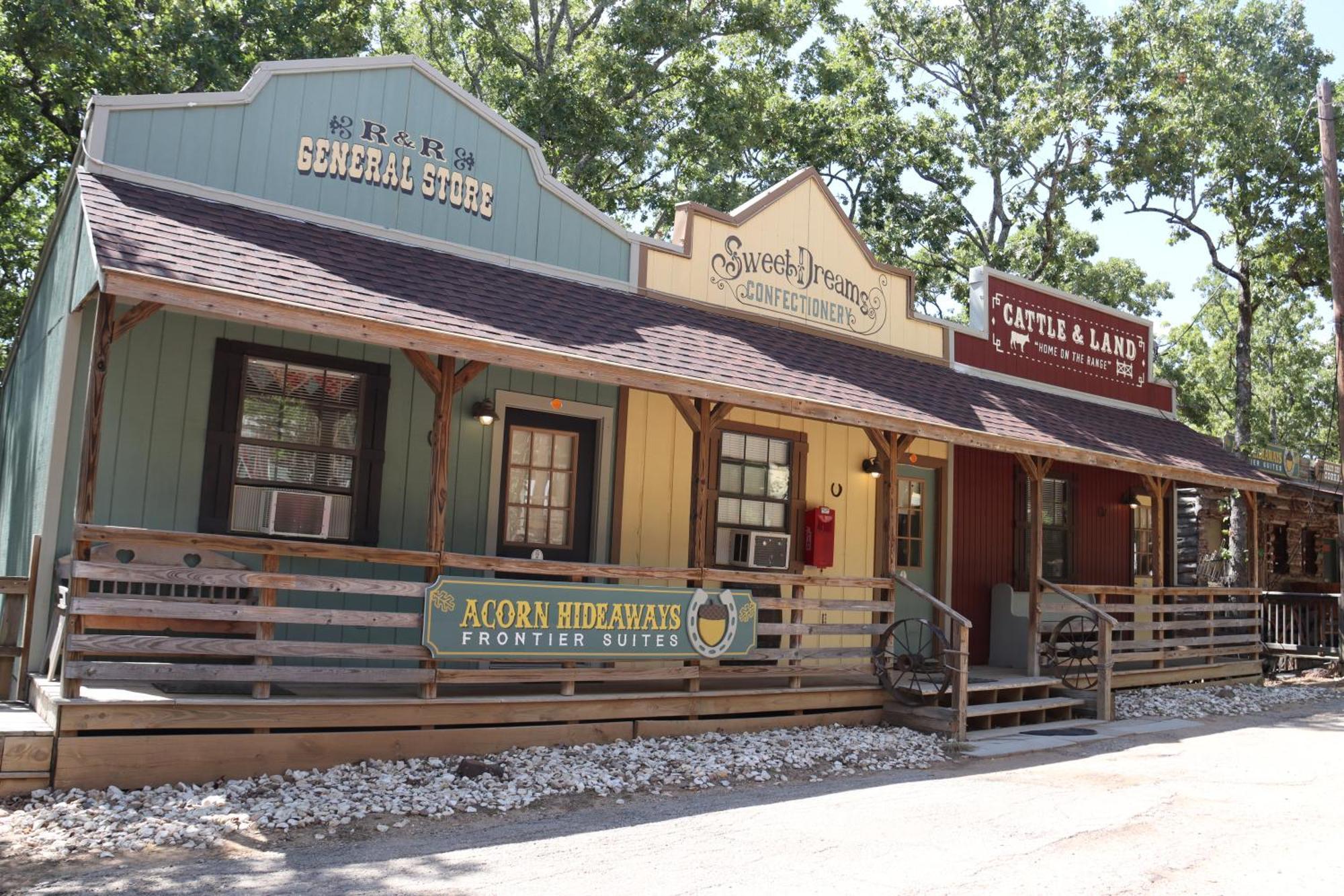 Acorn Hideaways Canton Charming Pioneer Suite 1890'S General Store Buitenkant foto