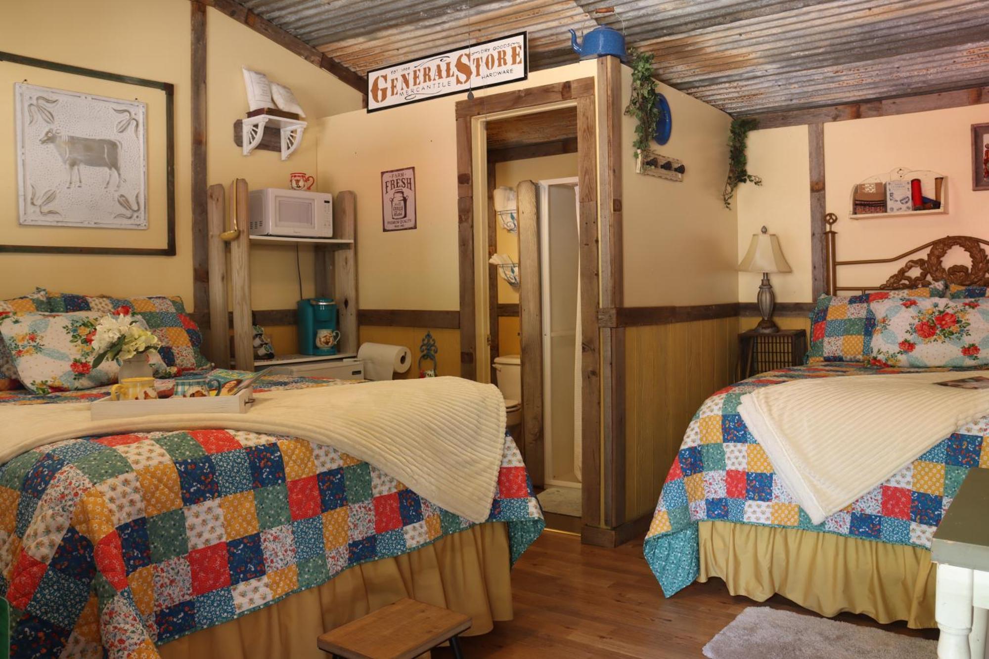 Acorn Hideaways Canton Charming Pioneer Suite 1890'S General Store Buitenkant foto